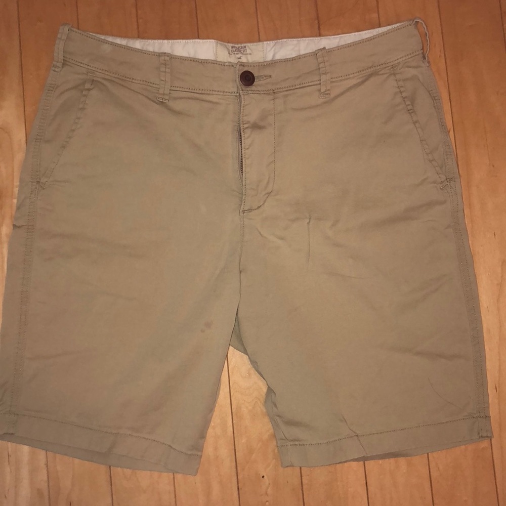Khaki hollister shorts